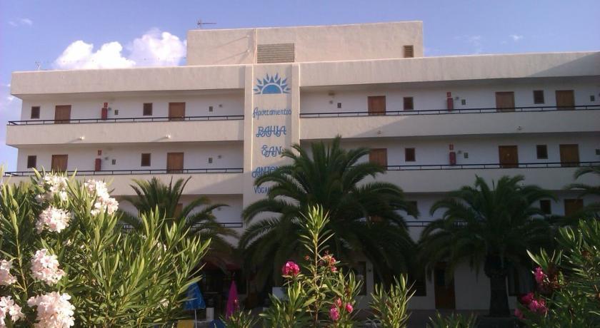 Bahia De Aparthotel 2*