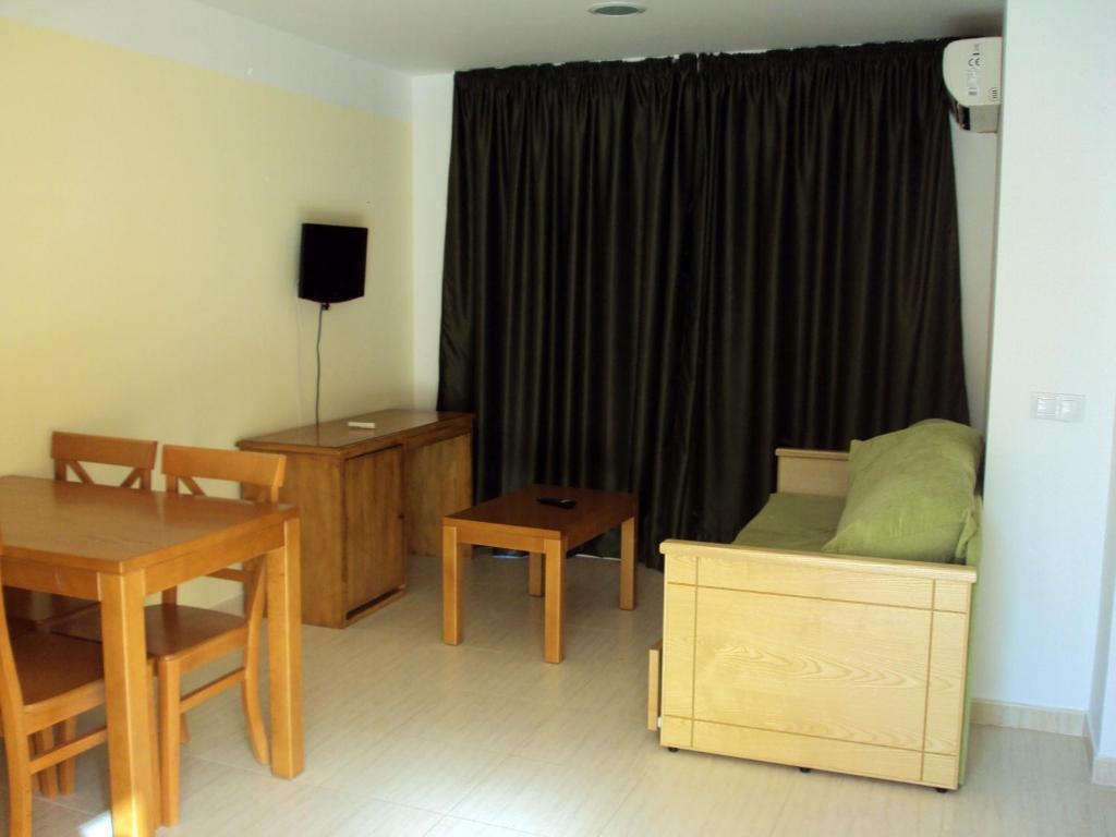 Bahia De Aparthotel 2*