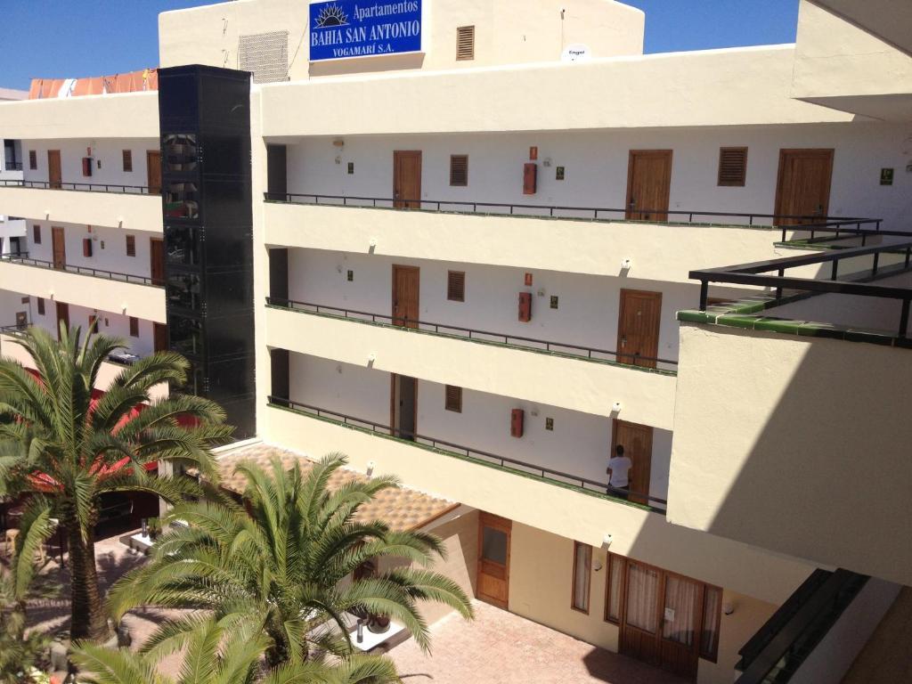 Aparthotel Bahia De 2*